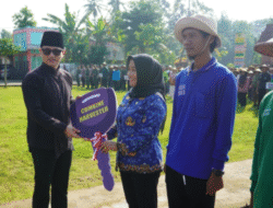 Wujud Dukungan Ketahanan Pangan, Mas Ipin Serahkan Alsintan dan Apresiasi Petani Trenggalek