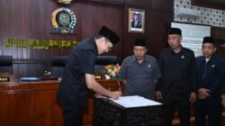 Pemkab Trenggalek Dan DPRD Sepakati KUA/PPAS  APBD Perubahan 2025 Jadi Peraturan Daerah