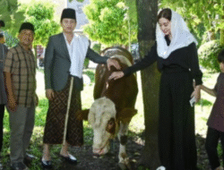 Bupati Trenggalek Salurkan Hewan Qurban Kepada Korban Longsor