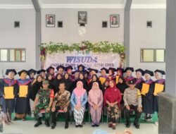 Pemdes Sebalor Gelar Wisuda Sekolah Orang Tua Hebat, Upaya Bentuk Keluarga Sehat dan Generasi Emas