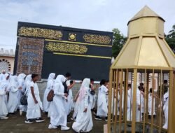 SD Negeri Soko Gelar Manasik Haji di Replika Jabal Noor Trenggalek ​Pengalaman Pertama di Miniatur Ka’bah, Kuatkan Pemahaman Rukun Islam