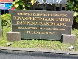 LSM GMAS Kritik Tajam Dinas PUPR Tulungagung: Proyek Jembatan Bantengan Malah “Ekspor” Pendapatan ke Luar Daerah