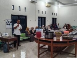 Pererat Silaturahmi Camat Ngraho Wiyanto Gelar Buka Bersama Staf dan Warga Sekitar