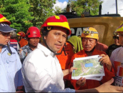 Laju Pemulihan Jalur Trenggalek-Ponorogo: Wagub Jatim Pantau Evakuasi Longsor Desa Nglinggis