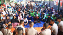 Dekat dengan Rakyat: Taruna Akpol Turun ke Jalan, Sosialisasi Mudik Aman & Layanan 110 di Daan Mogot