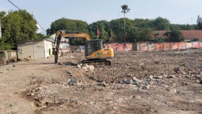 Proyek Rp77 Miliar Pasar Kota Bojonegoro Disorot: Alat Utama ‘Mangkir’, Peserta Tender Kecewa, Kadis & Pimpro Bungkam