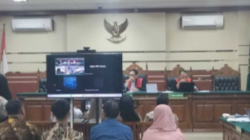 Sidang Mantan Bupati Tulungagung Gatut Sunu,  Dikuliti Hakim